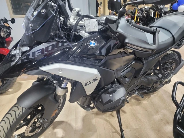 2026 BMW, 10 km, dovoz Kanada — foto 2 z 5