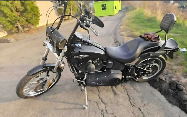 2006 Harley-Davidson, 101 000 km, dovoz Kanada — foto 3 z 5