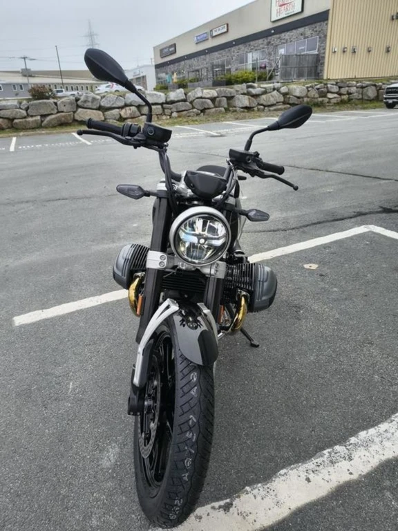 2026 BMW, 10 km, dovoz Kanada — foto 3 z 5
