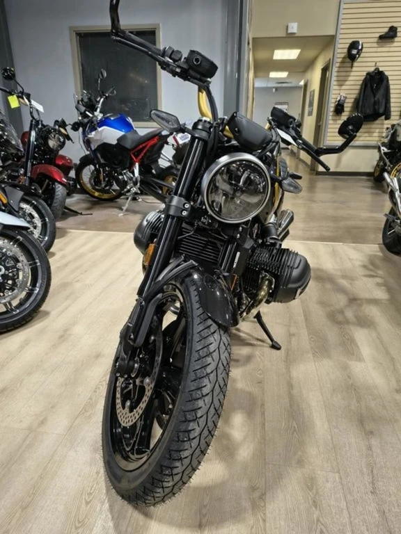 2026 BMW, 10 km, dovoz Kanada — foto 2 z 5