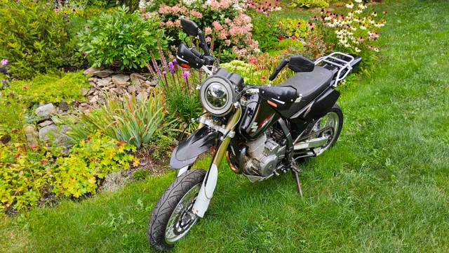 2011 Suzuki, 19 000 km, dovoz Kanada — foto 3 z 5