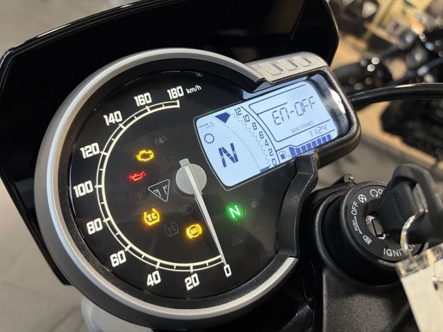 2027 Yamaha, 1 km, dovoz Kanada — foto 4 z 4