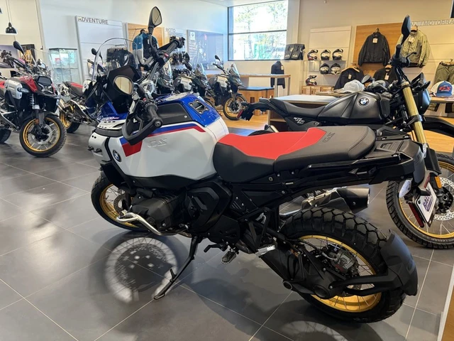 2026 BMW, 1 km, dovoz Kanada — foto 3 z 4