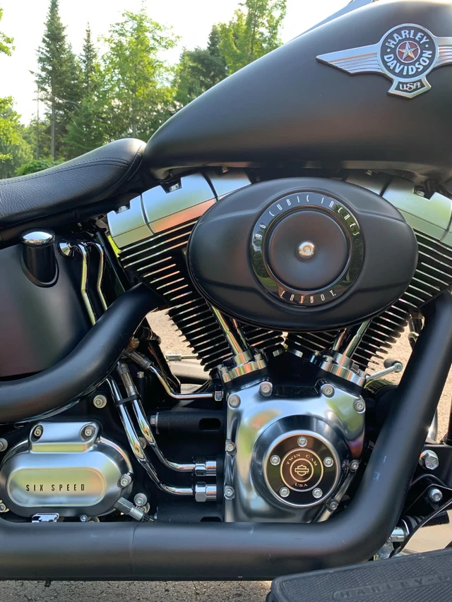2011 Harley-Davidson, 33 500 km, dovoz Kanada — foto 3 z 5