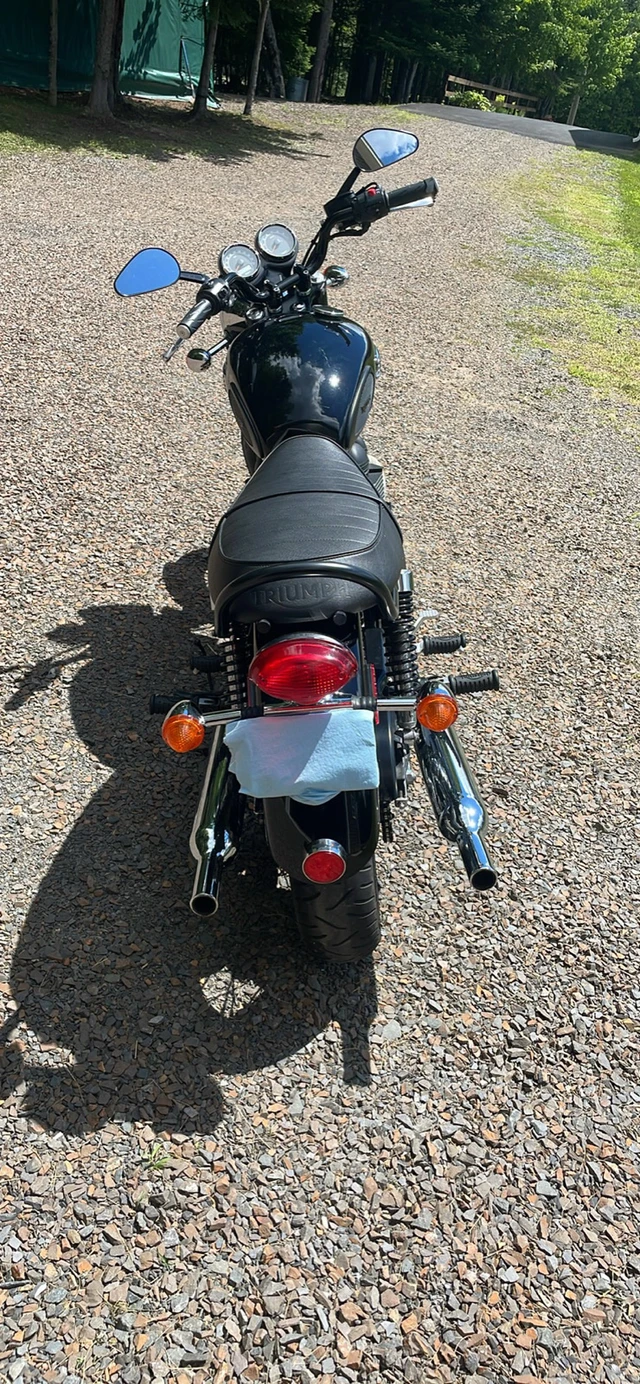 2015 Triumph, 5 100 km, dovoz Kanada — foto 4 z 5
