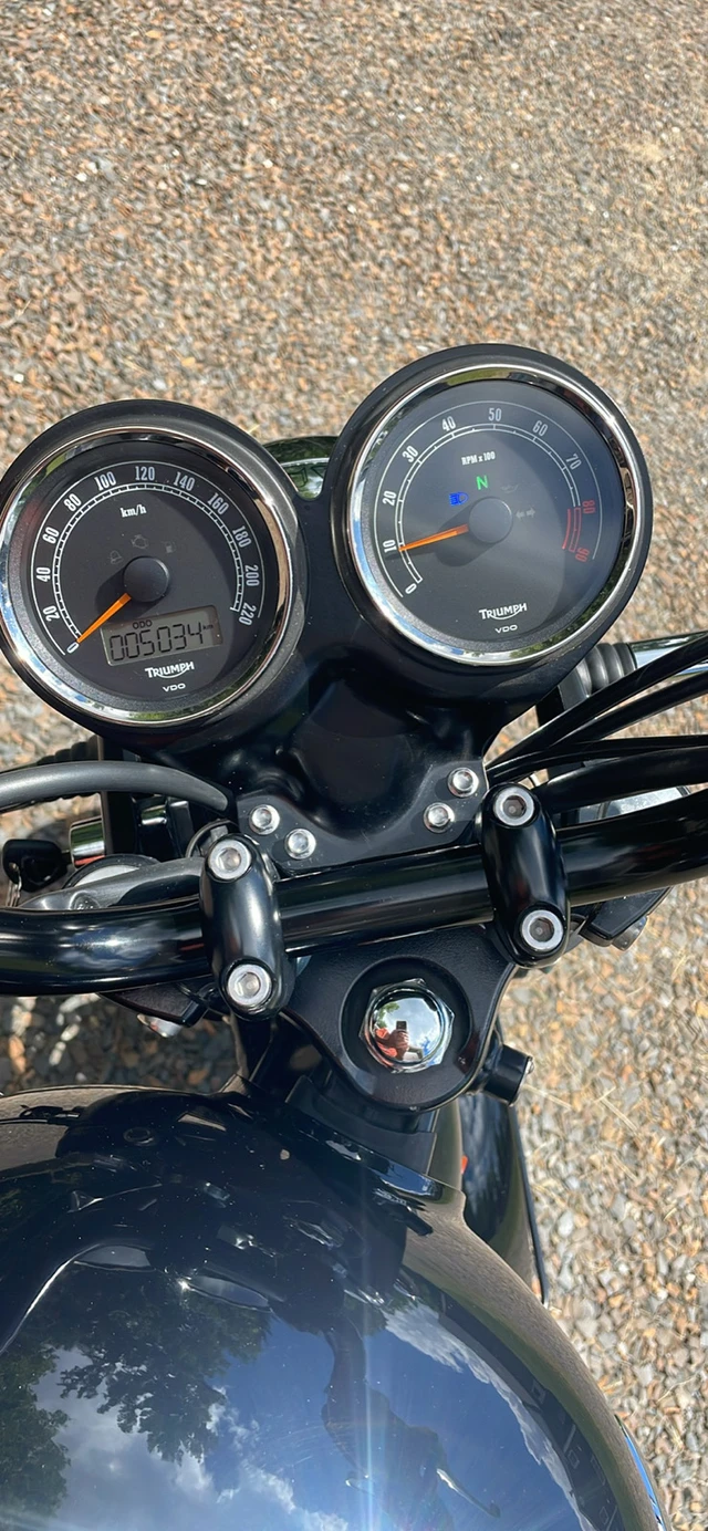 2015 Triumph, 5 100 km, dovoz Kanada — foto 5 z 5