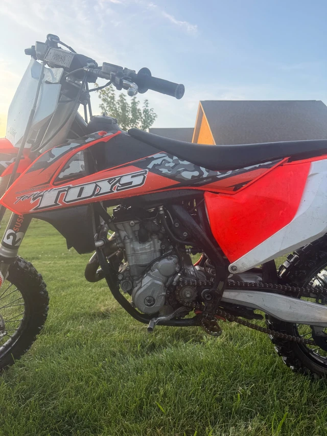 2016 KTM, dovoz Kanada — foto 2 z 5