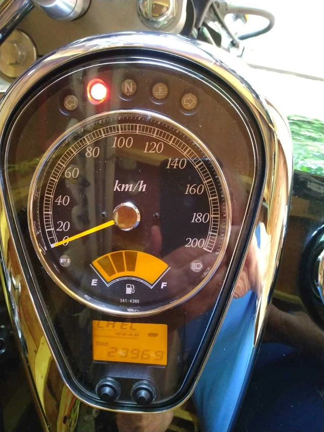 2009 Suzuki, 24 000 km, dovoz Kanada — foto 3 z 3