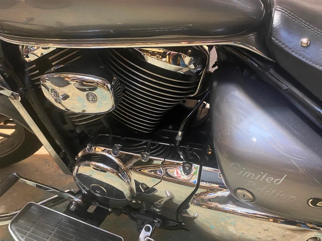 2007 Suzuki, 27 000 km, dovoz Kanada — foto 4 z 5