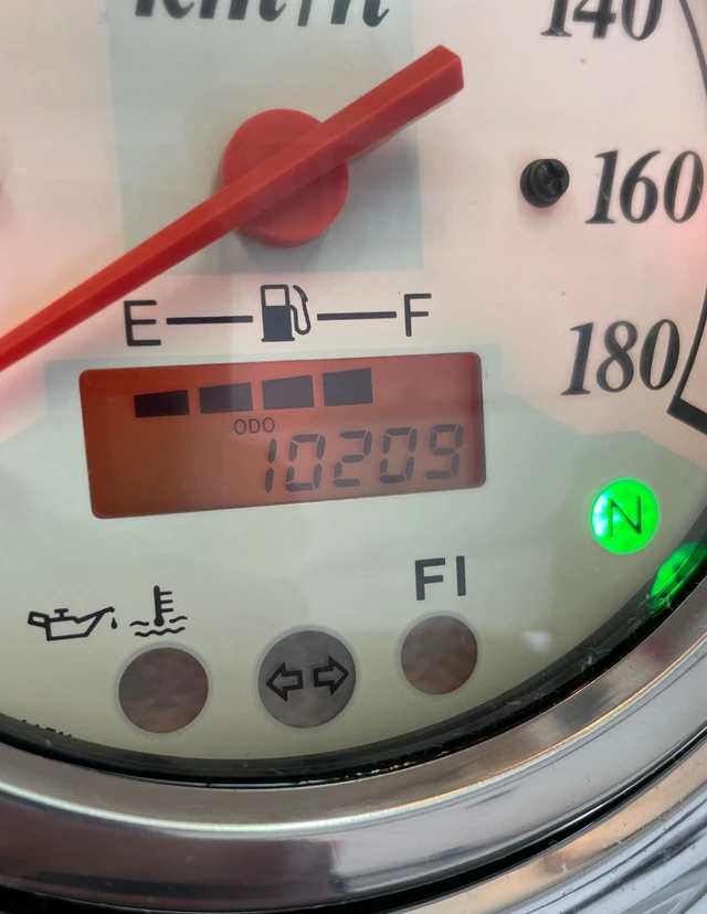 2007 Suzuki, 10 209 km, dovoz Kanada — foto 5 z 5
