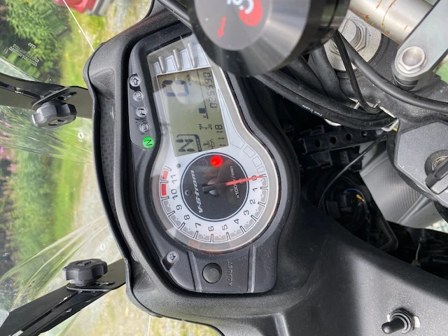 2014 Suzuki, 25 499 km, dovoz Kanada — foto 2 z 5