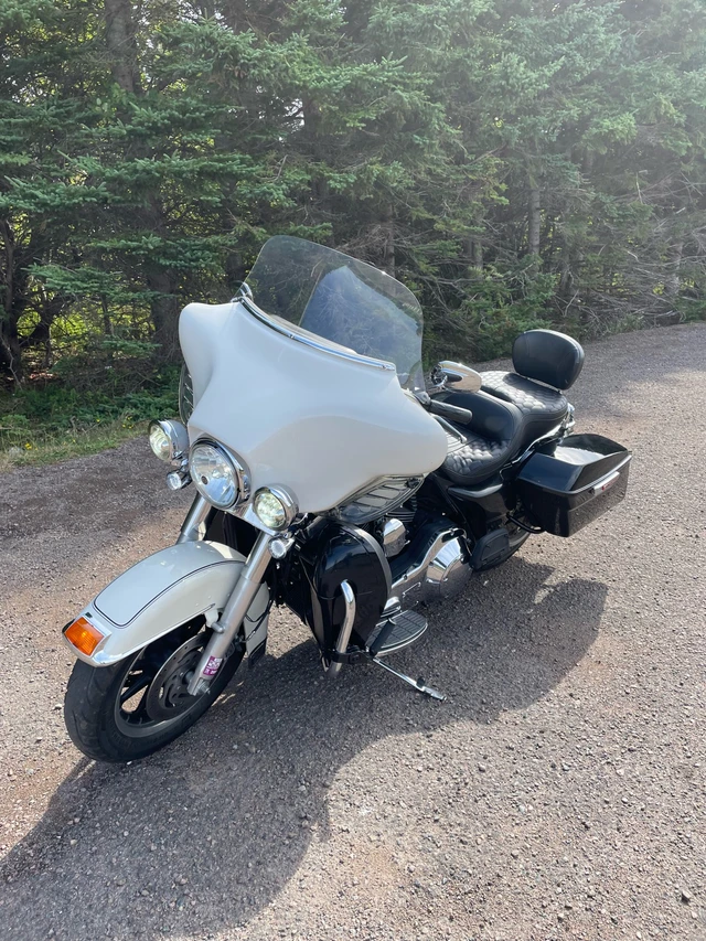 2005 Harley-Davidson, 77 000 km, dovoz Kanada — foto 2 z 4