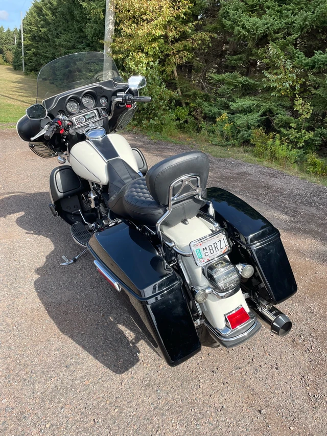 2005 Harley-Davidson, 77 000 km, dovoz Kanada — foto 3 z 4