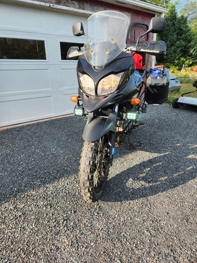 2015 Suzuki, 21 000 km, dovoz Kanada — foto 2 z 5