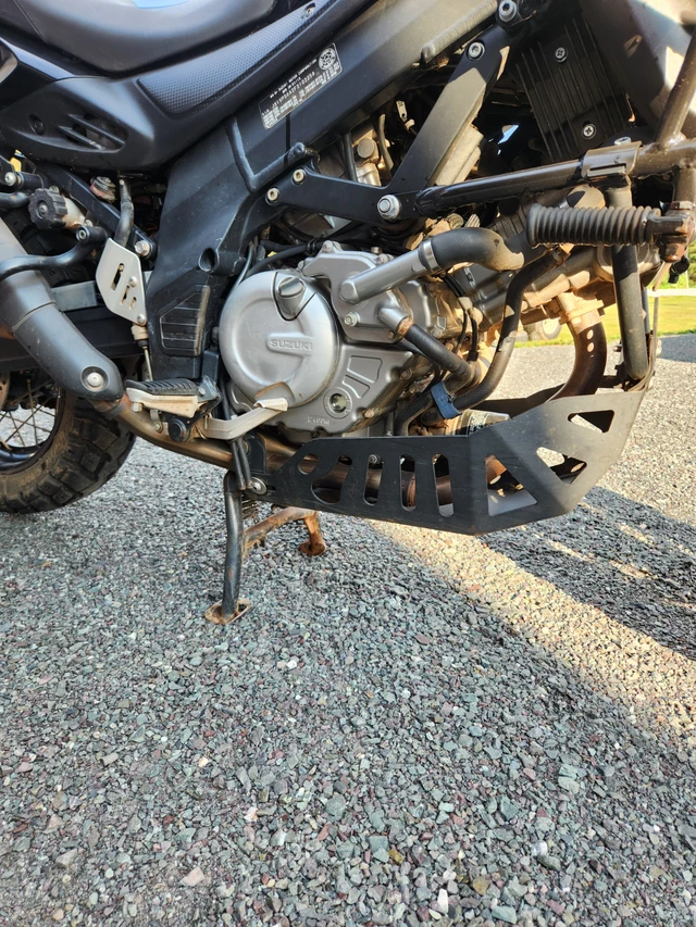 2015 Suzuki, 21 000 km, dovoz Kanada — foto 3 z 5