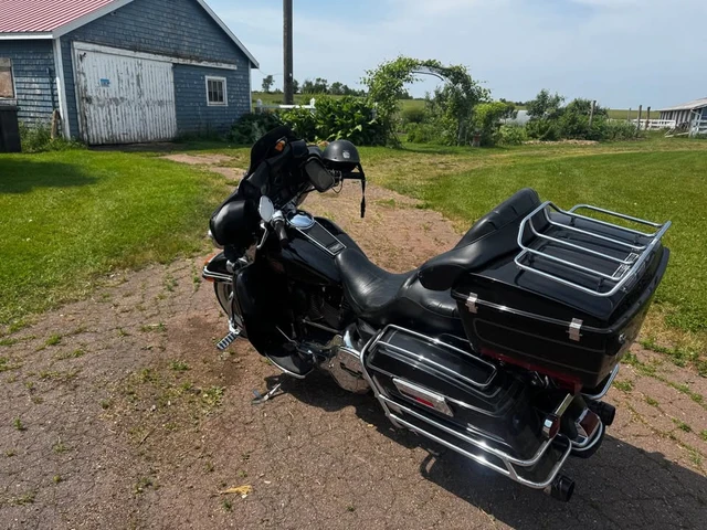 2004 Harley-Davidson, 77 000 km, dovoz Kanada — foto 3 z 4