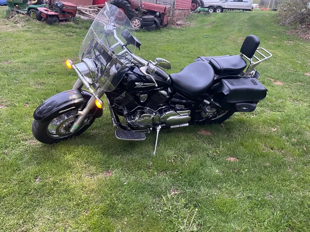 2004 Yamaha, 36 000 km, dovoz Kanada — foto 1 z 5 2004 Yamaha, 36 000 km, dovoz Kanada — foto 1 z 5