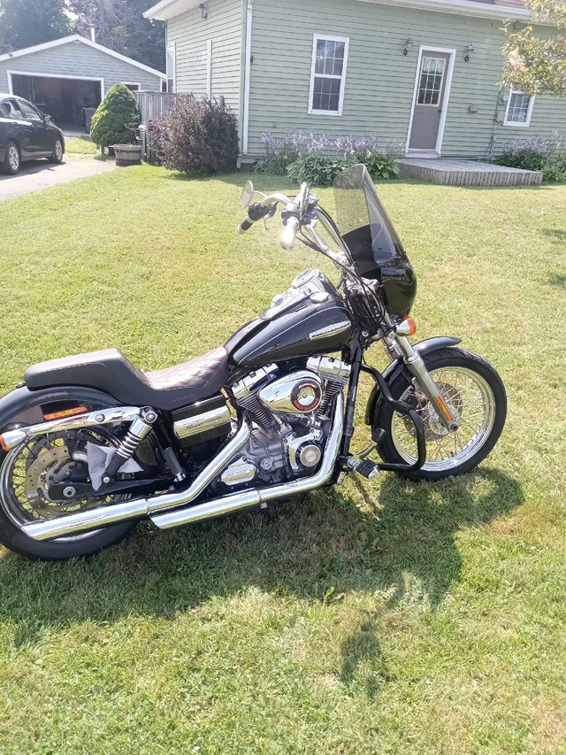 2008 Harley-Davidson, 33 000 km, dovoz Kanada — foto 2 z 5