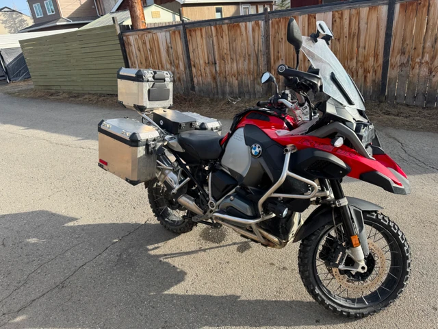 2018 BMW, 18 000 km, dovoz Kanada — foto 2 z 5
