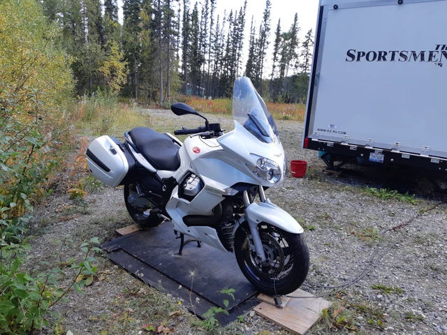 2012 Moto Guzzi, 12 600 km, dovoz Kanada — foto 2 z 2