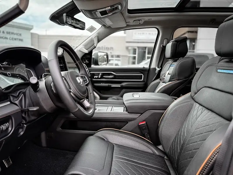2026 RAM 1500 Tungsten | MULTI-FUNCTION TAILGATE | BED UTILITY G, černá, 10 km, dovoz Kanada — foto 4 z 9