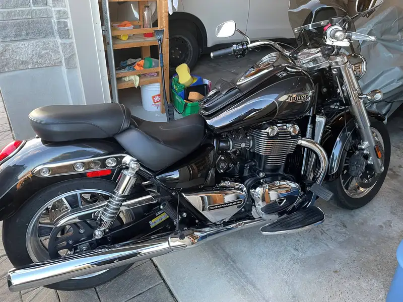 2015 Triumph Thunderbird Commander, černá, 40 362 km, dovoz Kanada — foto 3 z 5