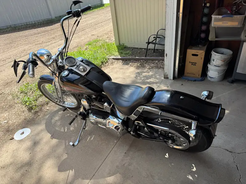2000 Harley-Davidson Softail, černá, 37 214 km, dovoz Kanada — foto 3 z 5