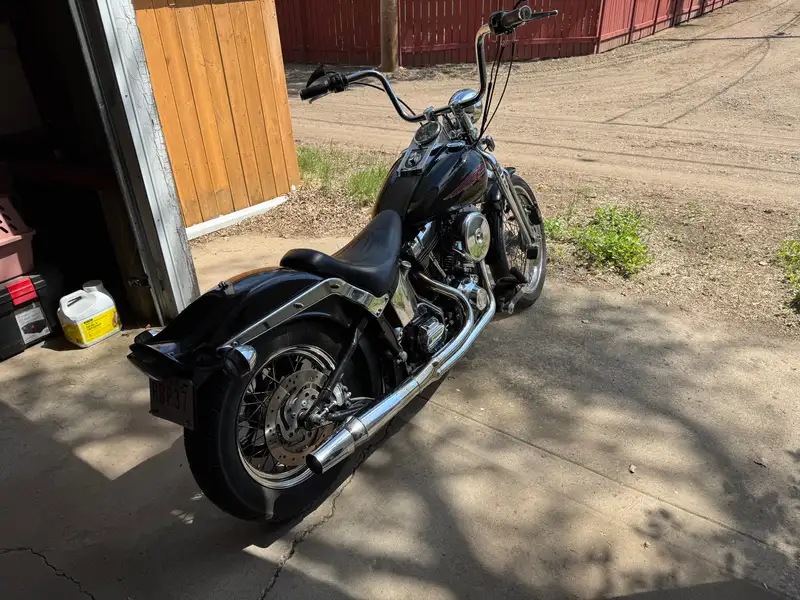2000 Harley-Davidson Softail, černá, 37 214 km, dovoz Kanada — foto 4 z 5