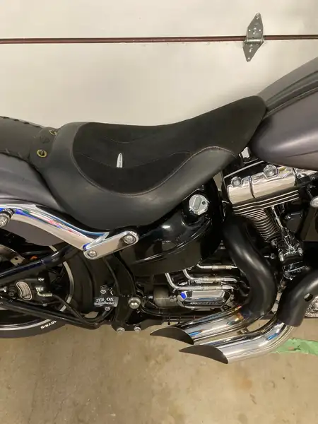 2016 Harley-Davidson Breakout, šedá, 68 000 km, dovoz Kanada — foto 9 z 9
