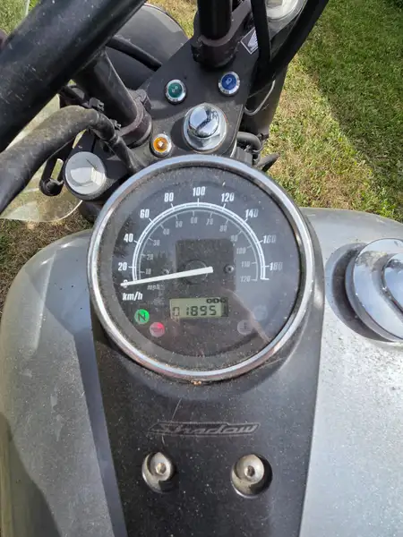 2015 Honda Shadow Phantom, šedá, 18 951 km, dovoz Kanada — foto 4 z 5