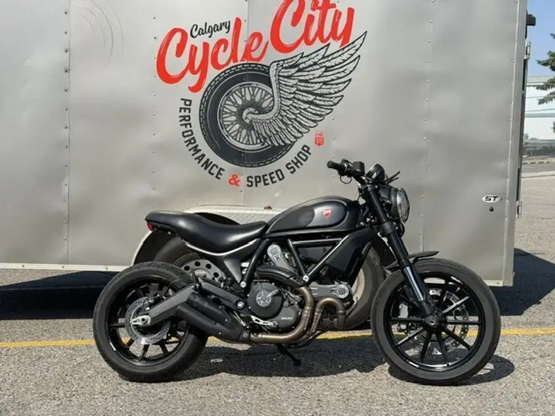 2015 Ducati Unspecified, 18 095 km, dovoz Kanada — foto 1 z 8 2015 Ducati Unspecified, 18 095 km, dovoz Kanada — foto 1 z 8