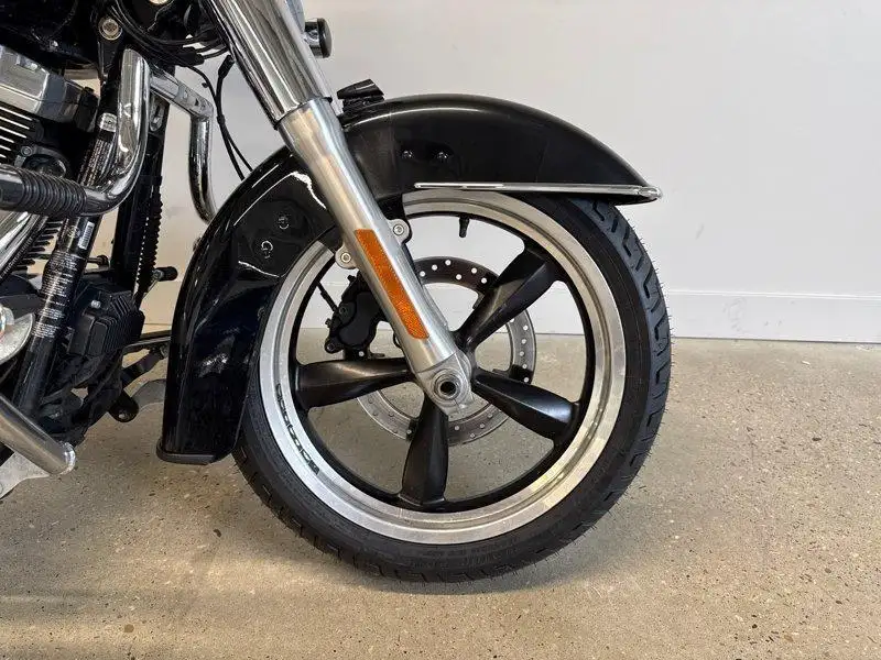 2012 Harley-Davidson Dyna Switchback, černá, dovoz Kanada — foto 6 z 12