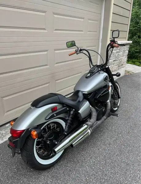 2016 Honda Shadow Phantom, stříbrná, 11 675 km, dovoz Kanada — foto 5 z 5