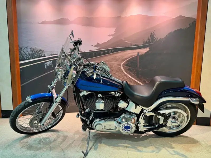 2004 Harley-Davidson Softail Deuce, modrá, 28 350 km, dovoz Kanada — foto 2 z 5