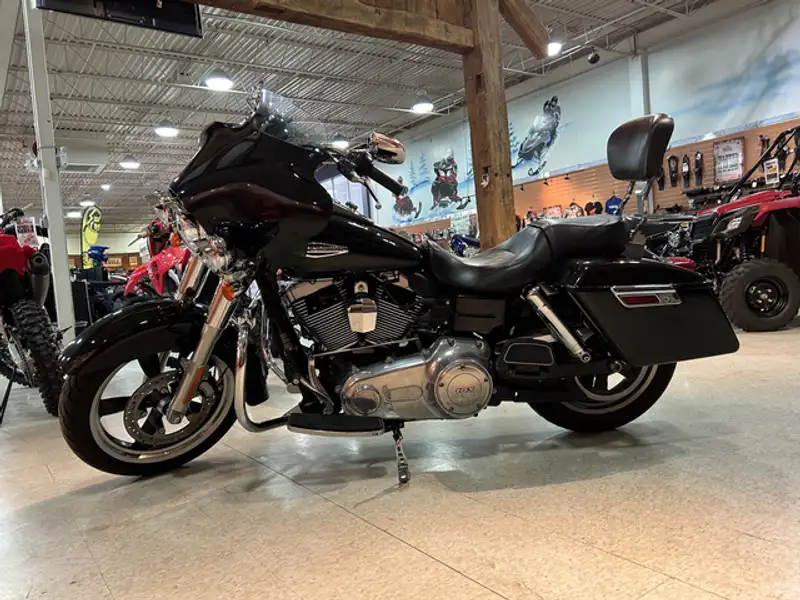 2012 Harley-Davidson Dyna Glide SWITCHBACK 103, černá, 68 729 km, dovoz Kanada — foto 2 z 4