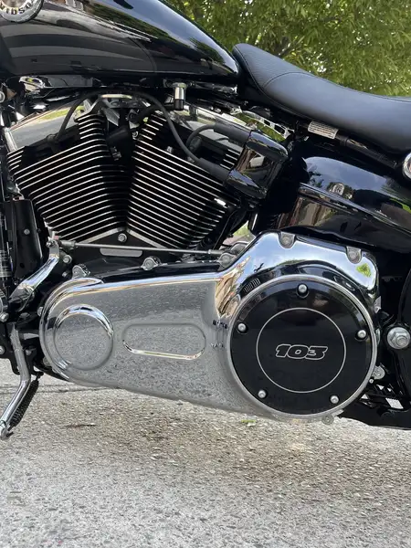 2017 Harley-Davidson Breakout, 816 km, dovoz Kanada — foto 4 z 9