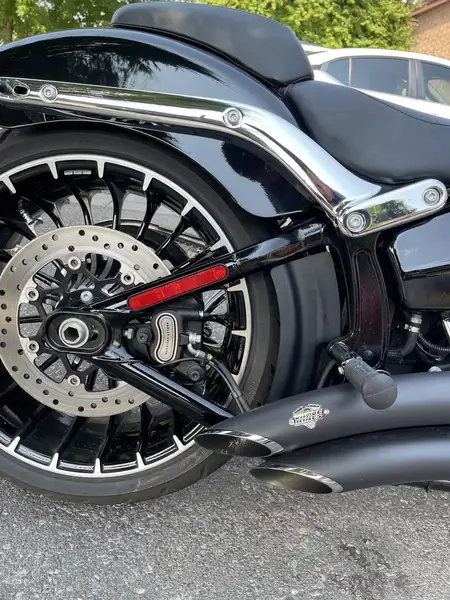 2017 Harley-Davidson Breakout, 816 km, dovoz Kanada — foto 7 z 9