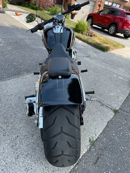 2017 Harley-Davidson Breakout, 816 km, dovoz Kanada — foto 9 z 9
