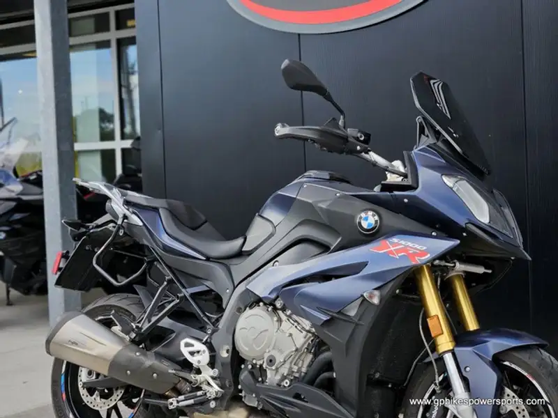 2017 BMW Unspecified, modrá, 21 581 km, dovoz Kanada — foto 11 z 12