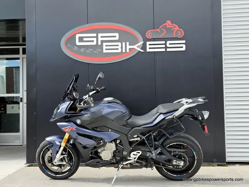 2017 BMW Unspecified, modrá, 21 581 km, dovoz Kanada — foto 5 z 12