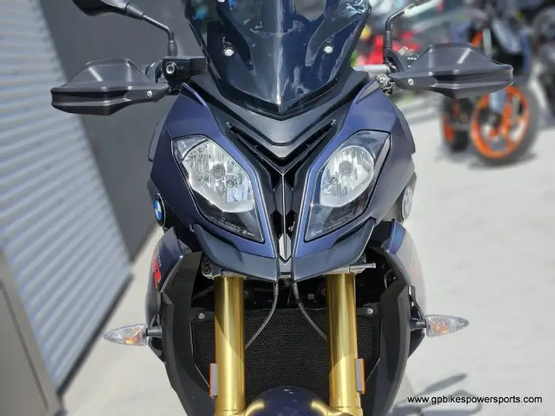 2017 BMW Unspecified, modrá, 21 581 km, dovoz Kanada — foto 7 z 12
