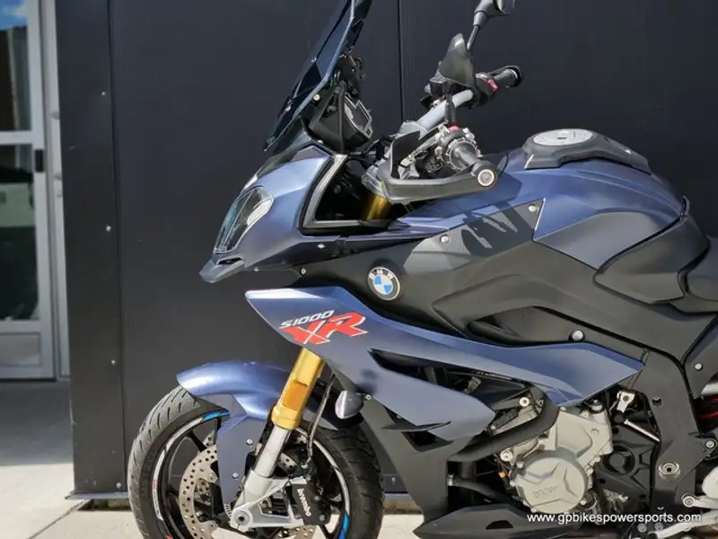 2017 BMW Unspecified, modrá, 21 581 km, dovoz Kanada — foto 8 z 12