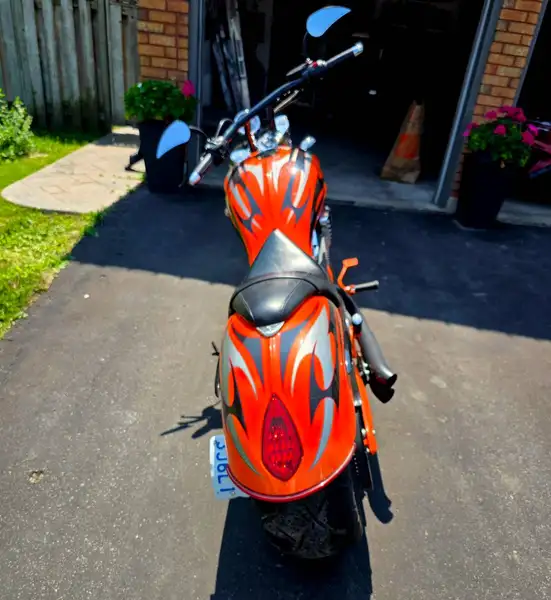 2013 Victory Jackpot, oranžová, 13 000 km, dovoz Kanada — foto 3 z 9
