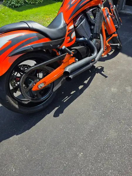 2013 Victory Jackpot, oranžová, 13 000 km, dovoz Kanada — foto 5 z 9