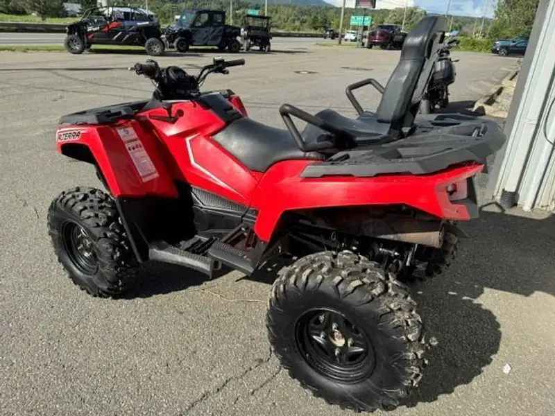 2017 Arctic Cat Unspecified, červená, dovoz Kanada — foto 2 z 6