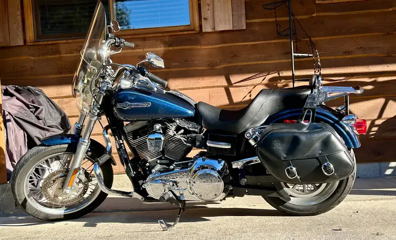 2012 Harley-Davidson Dyna Wide Glide FXDC, modrá, 35 900 km, dovoz Kanada — foto 2 z 5