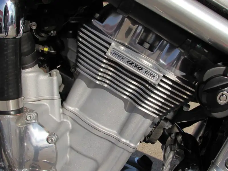 2007 Harley-Davidson Screamin Eagle, 14 000 km, dovoz Kanada — foto 12 z 12