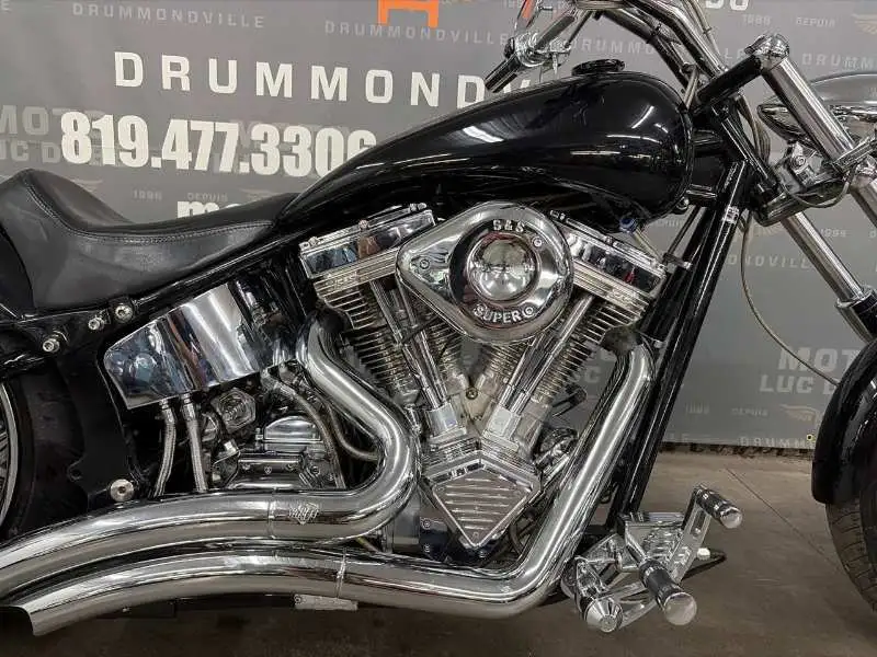 2012 Harley-Davidson Softail, 1 811 km, dovoz Kanada — foto 5 z 12