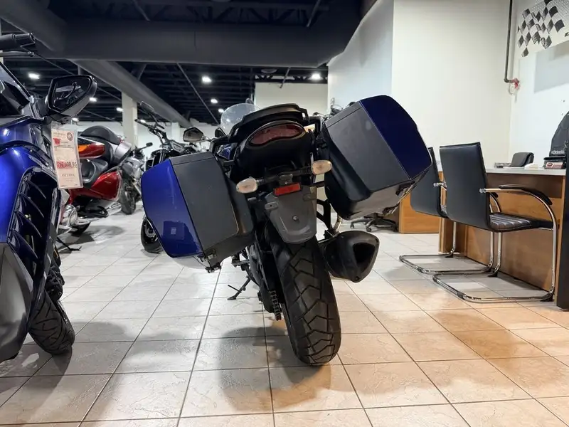 2011 Triumph Sprint, 58 418 km, dovoz Kanada — foto 3 z 8
