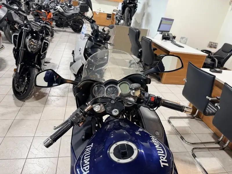 2011 Triumph Sprint, 58 418 km, dovoz Kanada — foto 5 z 8